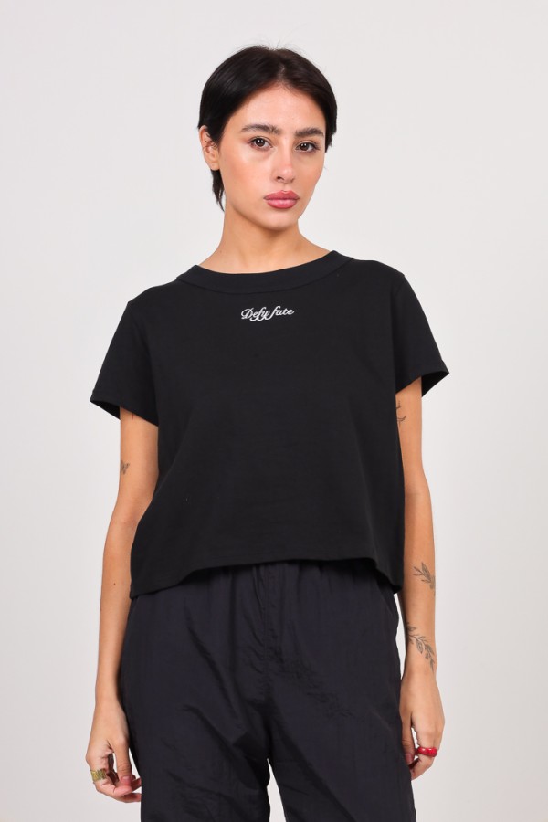 REMERA DEFY FATE