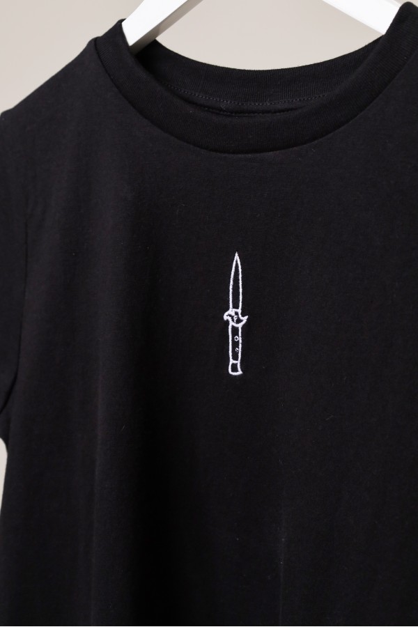 REMERA KNIFE